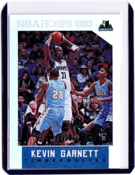 2015-16 Panini NBA Hoops - Silver #102 - Kevin Garnett /299