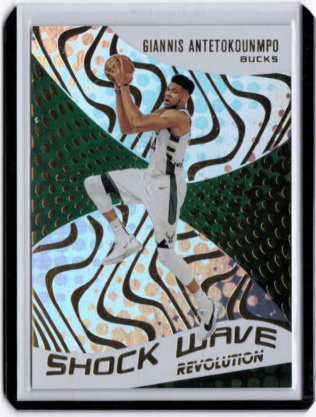 2020-21 Panini Revolution - Shock Wave #13 Giannis Antetokounmpo